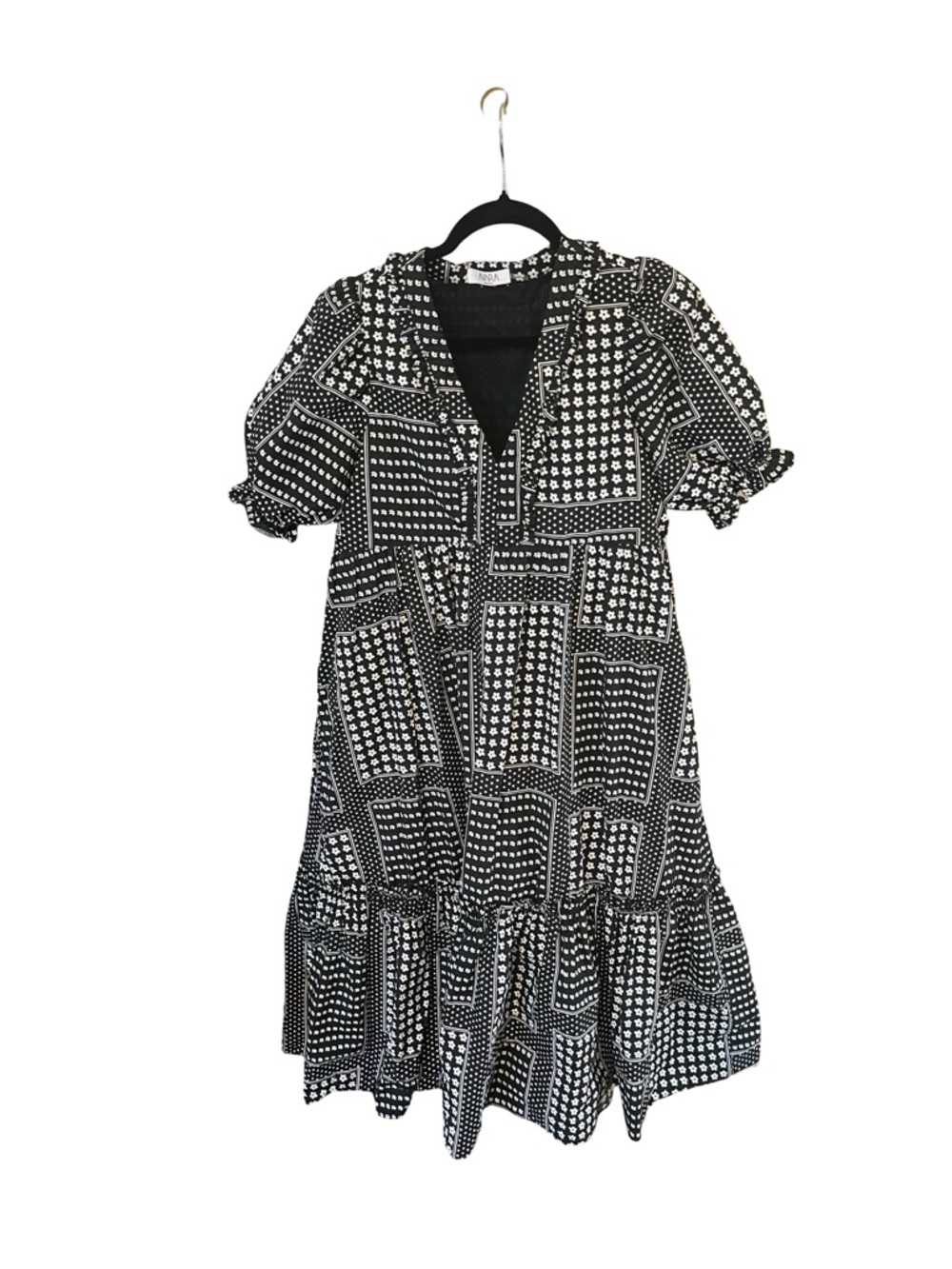 AVARA Floral & Dot Maxi Dress Black and White Size Large